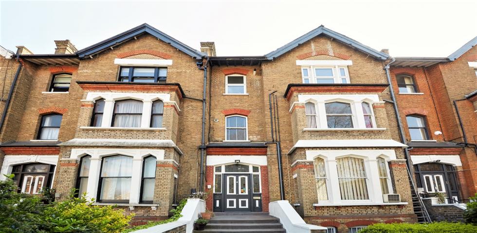 			NEW INSTRUCTION, 2 Bedroom, 1 bath, 1 reception Flat			 Quex Road, WEST HAMPSTEAD